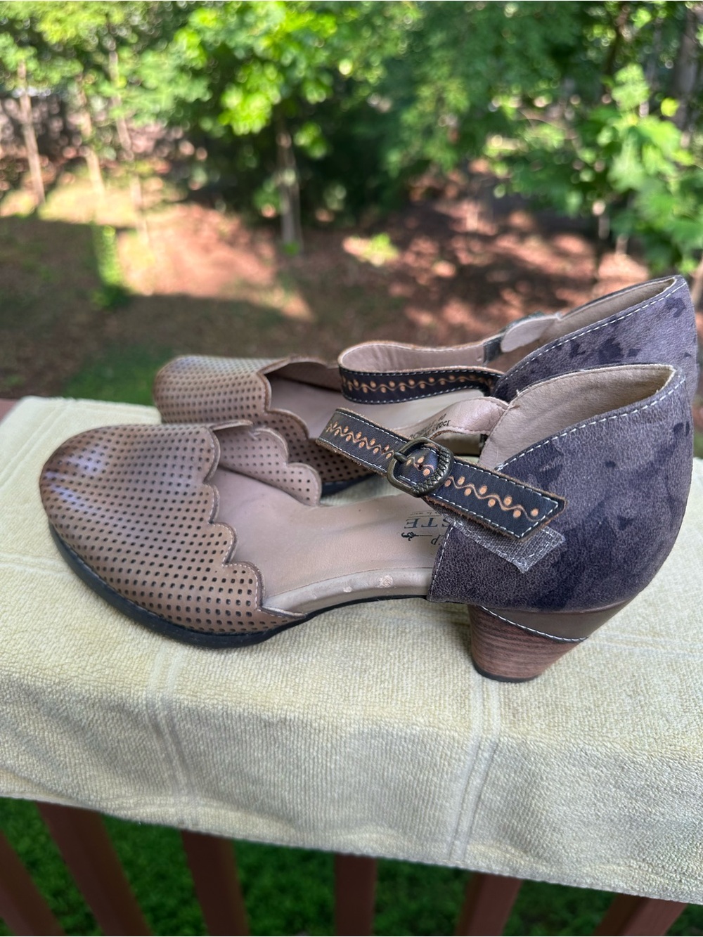 Spring Step leather tan sandals